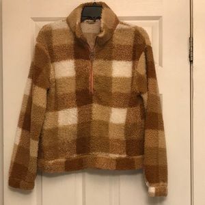 Wallflower pull over size Large